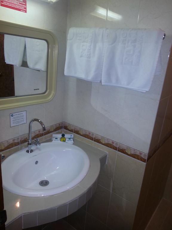Hotel Fortuna Сурабая Стая снимка
